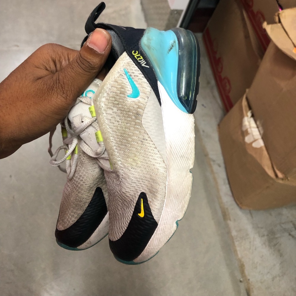 Nike Air Max (NEEDS CLEANING)